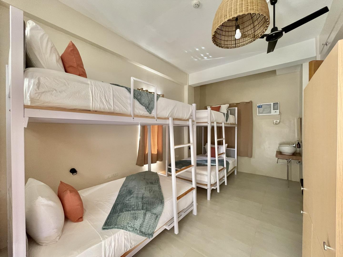 BARCO ELNIDO HOTEL Images Elnido Videos